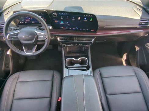 Used 2025 Chevrolet Traverse Z71 AWD/4WD image 18