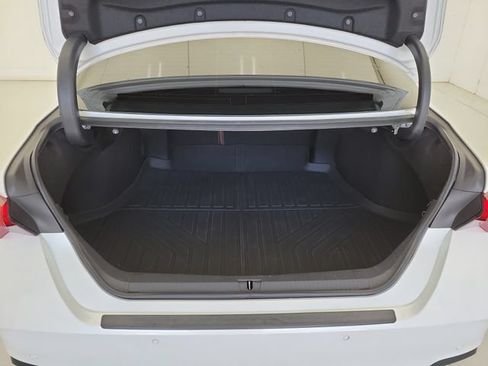 Used 2021 Toyota Avalon Limited w/ Advanced Safety Package FWD image 10