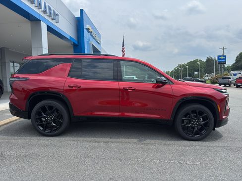 New 2025 Chevrolet Traverse RS image 5