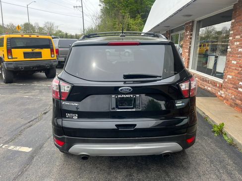 Used 2018 Ford Escape SE w/ SE Sync 3 Package AWD/4WD image 4