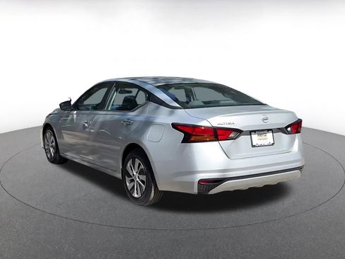 Used 2024 Nissan Altima 2.5 S FWD image 11