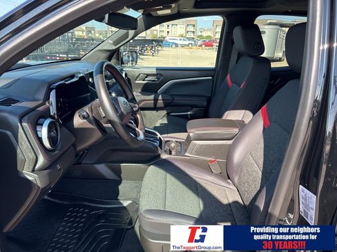 Used 2024 Chevrolet Colorado Z71 w/ Z71 Convenience Package 2 image 12