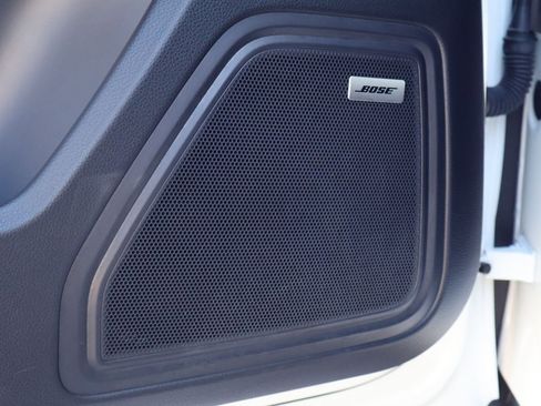 Certified 2025 Porsche Macan image 14