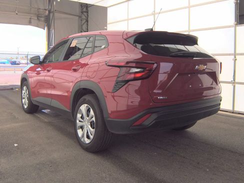 Used 2026 Chevrolet Trax LS FWD image 6