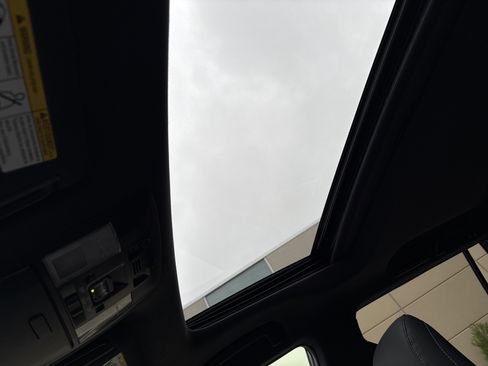 Used 2023 Lexus GX 460 Premium image 28