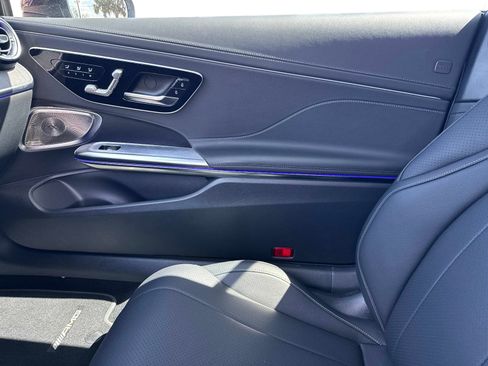 Used 2024 Mercedes-Benz CLE 300 4MATIC Cabriolet image 17