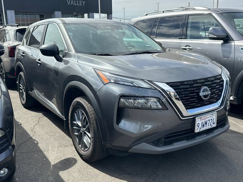 Used 2023 Nissan Rogue S FWD image 2