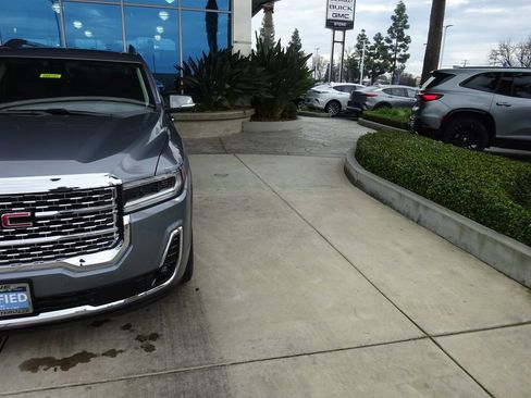 Certified 2022 GMC Acadia Denali w/ Denali Ultimate Package image 39