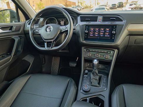 Used 2019 Volkswagen Tiguan SE AWD/4WD image 39