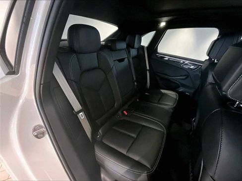 New 2026 Porsche Macan S image 29