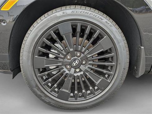 Certified 2025 Hyundai Santa Fe Calligraphy image 9