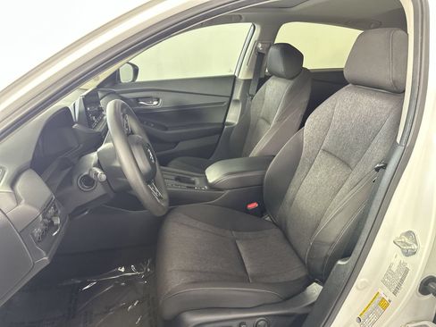 Used 2025 Honda Accord SE image 11