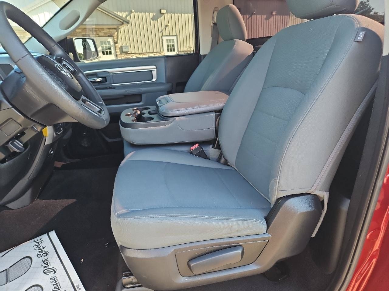 Used 2018 RAM 1500 Express AWD/4WD image 14