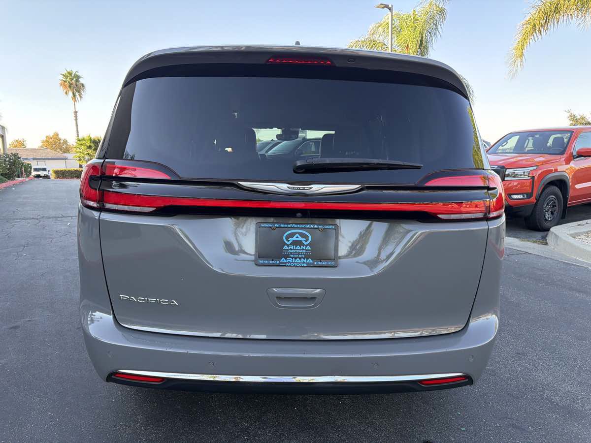 Used 2021 Chrysler Pacifica Touring-L FWD image 20