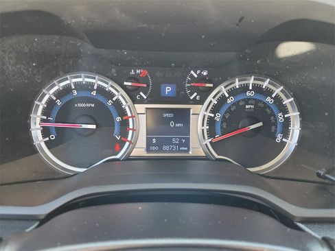 Used 2017 Toyota 4Runner SR5 Premium image 25