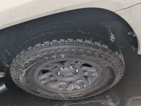 Used 2017 Toyota 4Runner SR5 Premium image 7