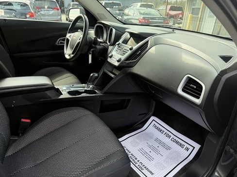 Used 2017 Chevrolet Equinox LT w/ Convenience Package FWD image 34