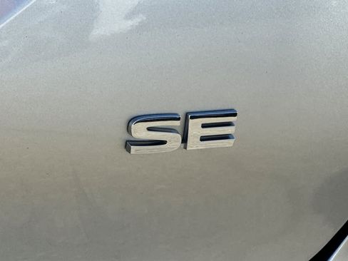 Used 2023 Mitsubishi Outlander SE image 21