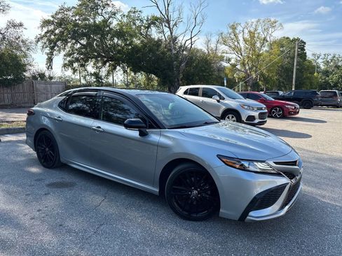 Used 2023 Toyota Camry XSE FWD image 6