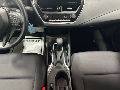 Used 2025 Toyota Corolla LE image 36