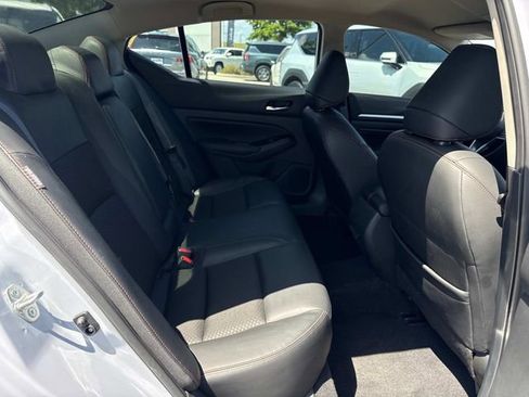 Used 2023 Nissan Altima 2.5 SR FWD image 14