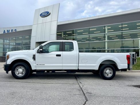 Used 2019 Ford F250 XL w/ Power Equipment Group RWD image 3