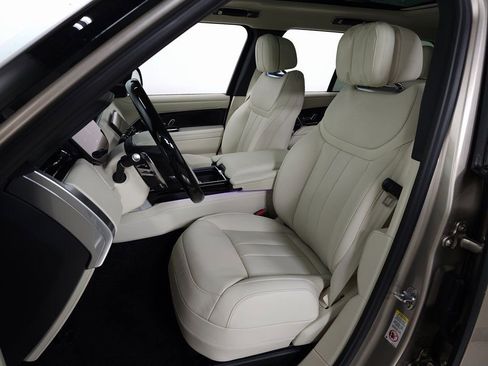 Used 2025 Land Rover Range Rover SE image 15