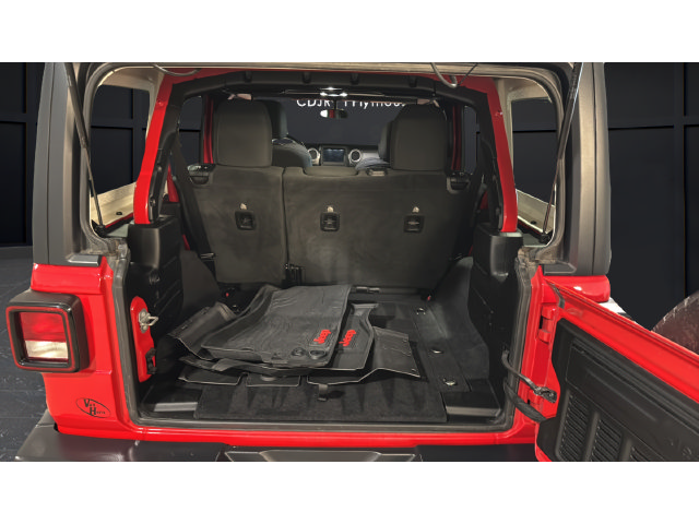 Used 2020 Jeep Wrangler Unlimited Sahara AWD/4WD image 27