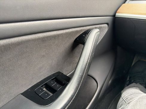 Used 2019 Tesla Model 3 Mid Range image 15