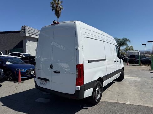 Used 2024 Mercedes-Benz Sprinter 2500 image 11