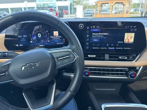 Used 2025 Chevrolet Equinox ACTIV w/ Safety and Technology Package image 11