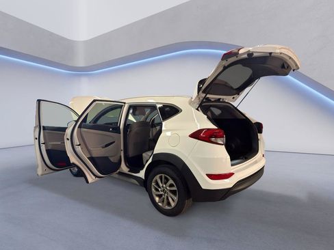 Used 2017 Hyundai Tucson SE w/ SE Popular Package 02 FWD image 12