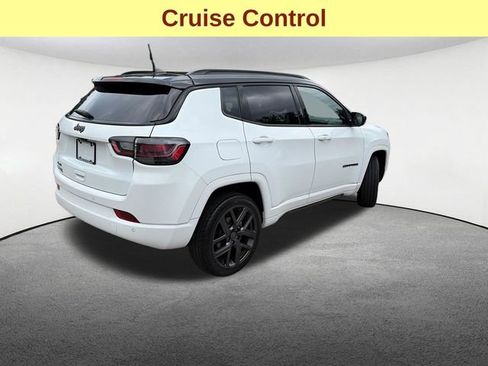 Used 2024 Jeep Compass Limited w/ High Altitude Package AWD/4WD image 10