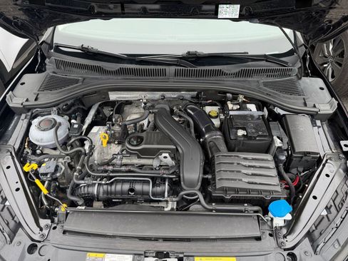 Used 2025 Volkswagen Jetta SE FWD image 33
