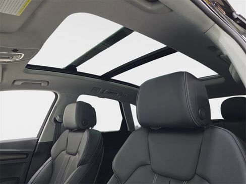 Certified 2025 Audi Q5 2.0T Premium Plus w/ Premium Plus Package image 30