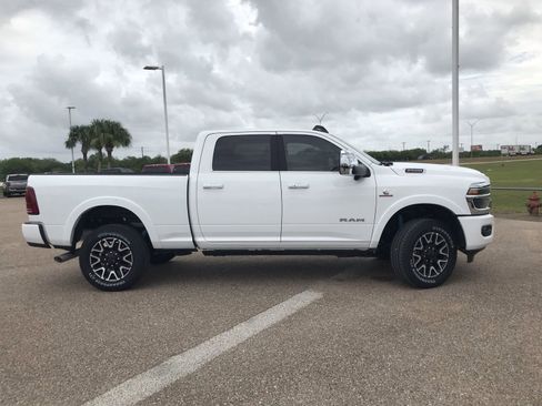 New 2025 RAM 2500 Limited AWD/4WD image 11