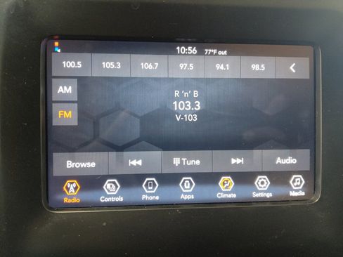 Used 2021 Jeep Cherokee Latitude FWD image 25