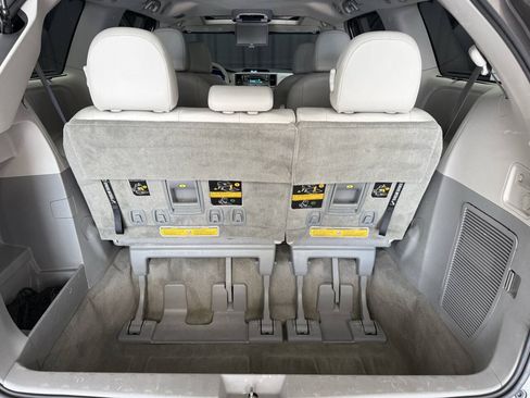 Used 2014 Toyota Sienna XLE AWD/4WD image 29