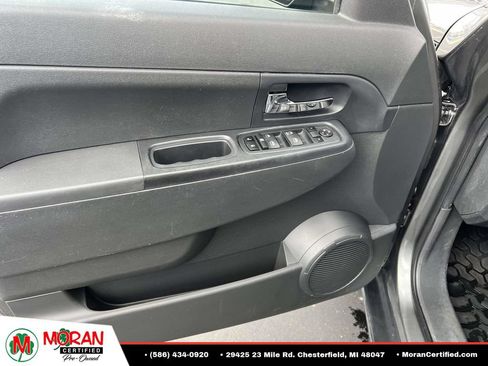 Used 2012 Jeep Liberty Sport w/ Popular Equipment Group AWD/4WD image 14