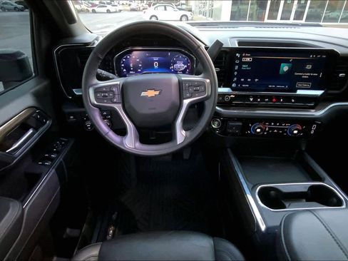 Used 2024 Chevrolet Silverado 2500 LT image 5