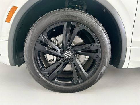 Used 2024 Volkswagen Tiguan SE R-Line FWD image 28