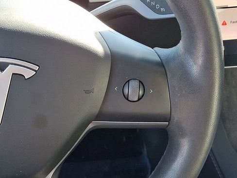 Used 2023 Tesla Model 3 Performance image 31