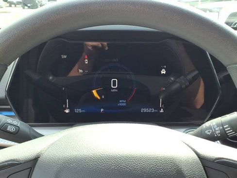 Used 2025 Chevrolet Trax LT FWD image 20
