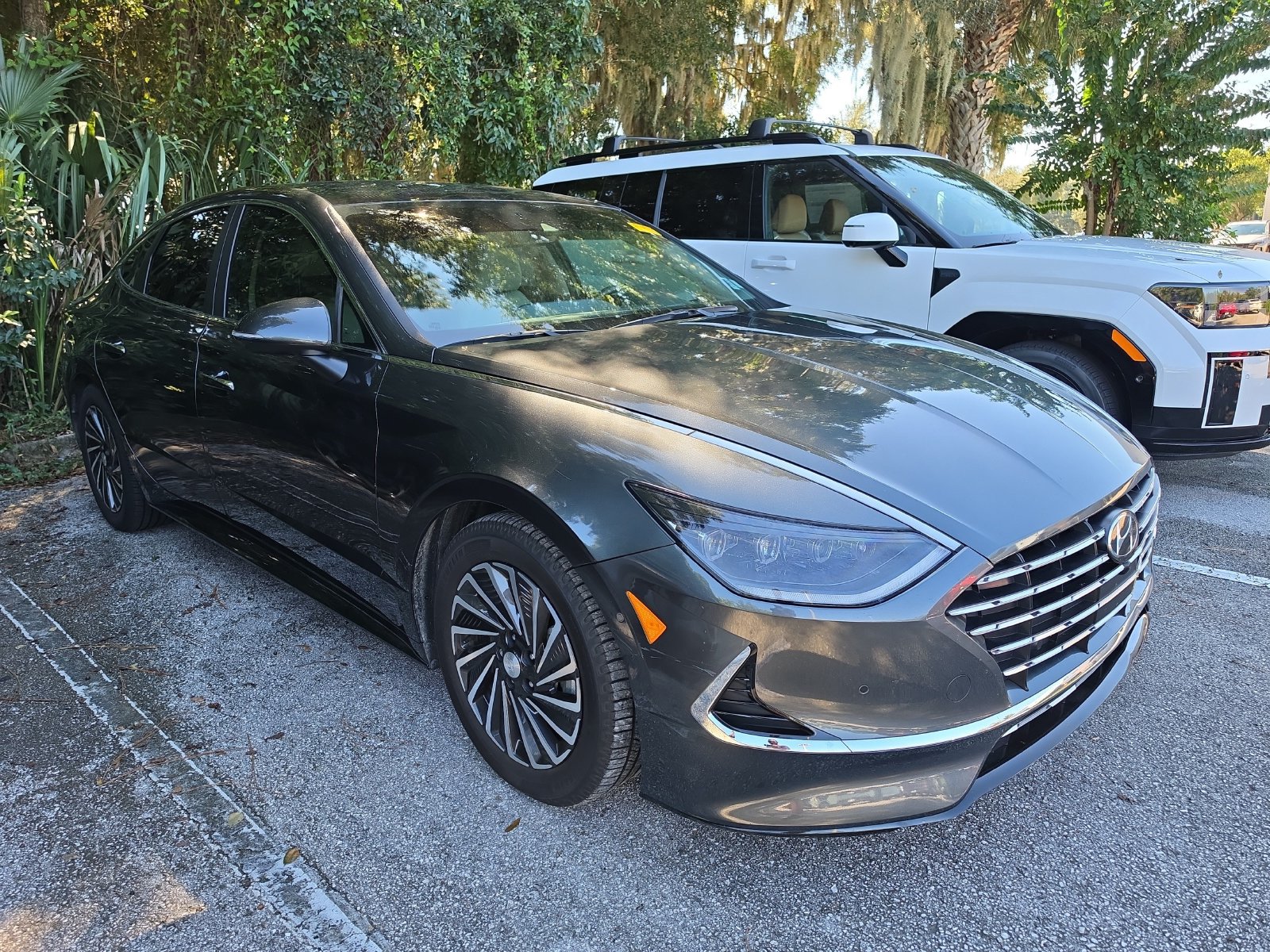 Used 2022 Hyundai Sonata Limited FWD image 2