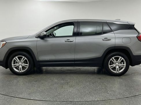 Used 2024 GMC Terrain SLE image 5