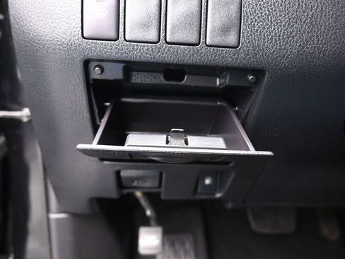 Used 2019 Toyota Highlander XLE image 28