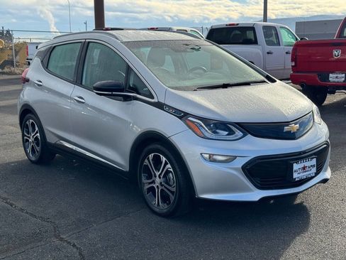 Used 2017 Chevrolet Bolt Premier w/ Driver Confidence II Package image 11