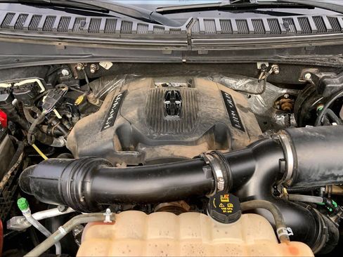 Used 2018 Lincoln Navigator L Reserve w/ Technology Package image 32