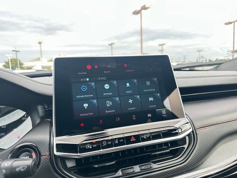 Used 2025 Jeep Compass Trailhawk w/ Trailer Tow Group image 21