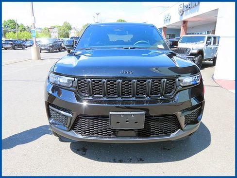 Certified 2023 Jeep Grand Cherokee Altitude AWD/4WD image 3